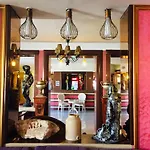 Hotel Les Ambassadeurs
