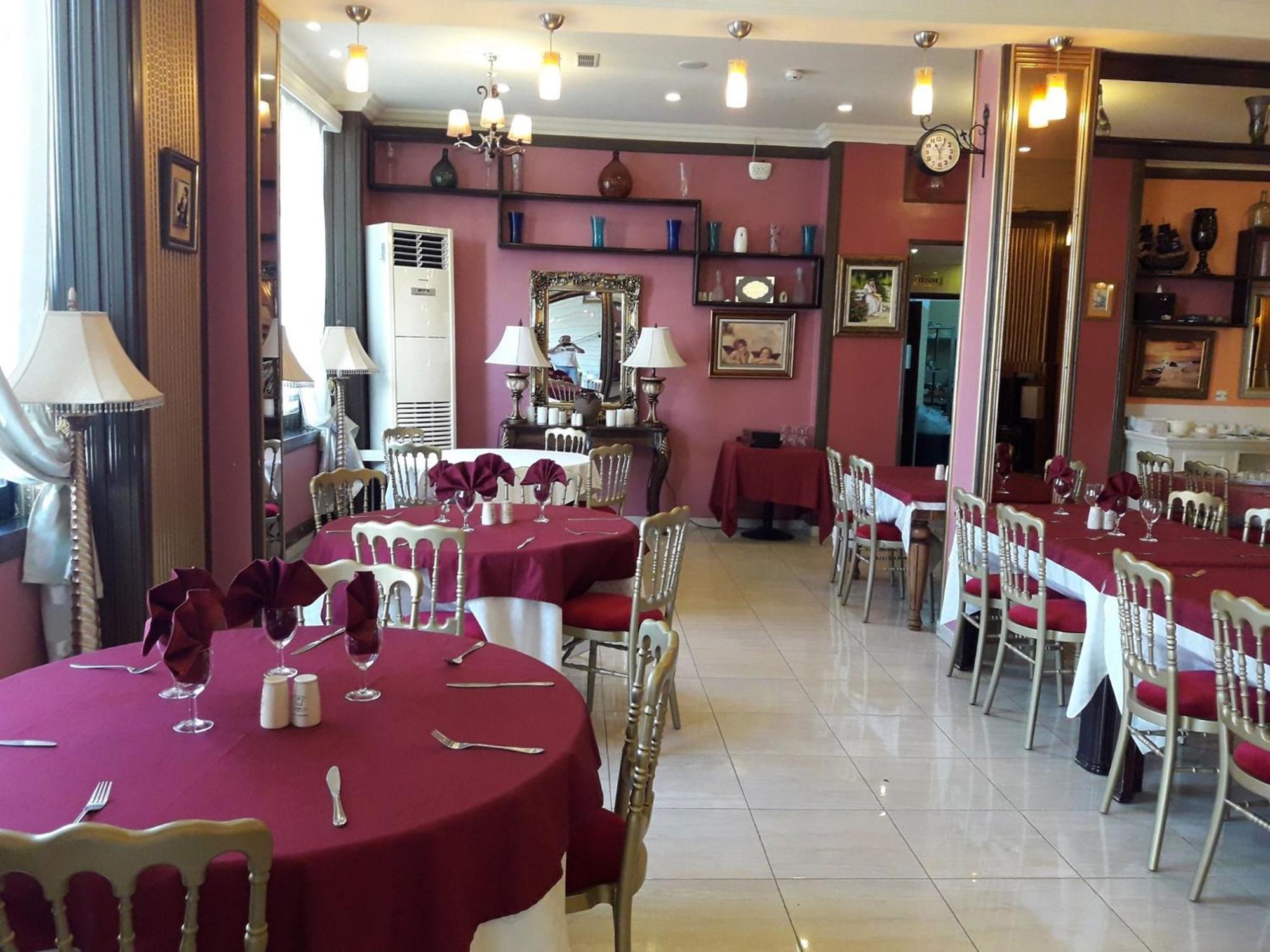 Hotel Les Ambassadeurs 3*